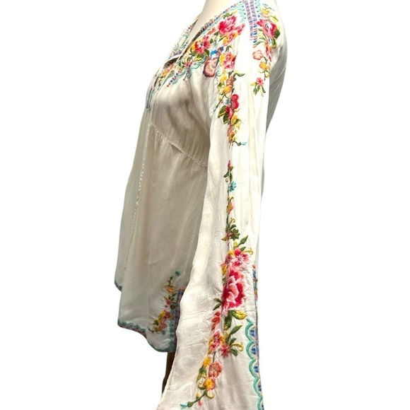 Johnny Was White Embroidered Floral Boho Peasant Top - Picture 4 of 10